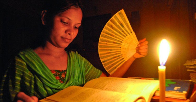 খুলনায় গরমের সঙ্গে বেড়েছে লোডশেডিং