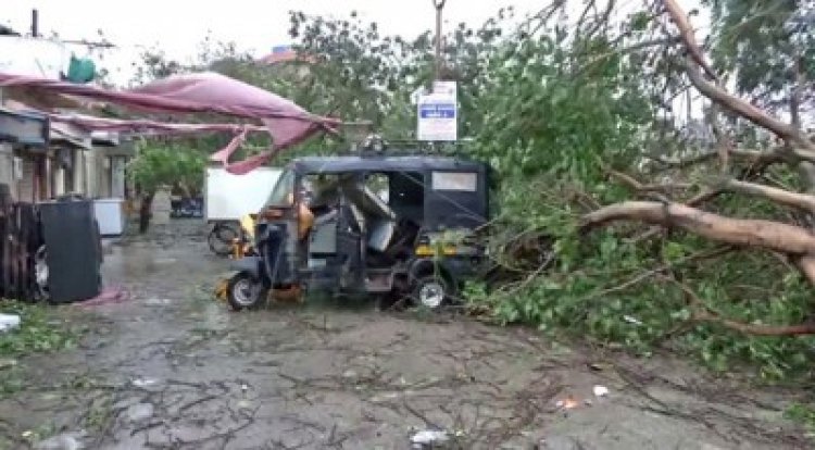 ঘূর্ণিঝড় ‘বিপর্যয়’, গুজরাটে বিদ্যুৎহীন ৯৪০ গ্রাম