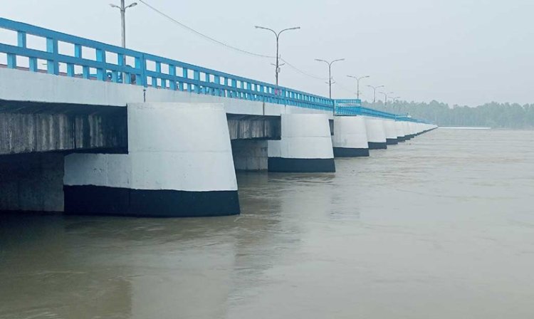 বেড়েছে তিস্তার পানি, খুলে দেওয়া হয়েছে ৪৪ গেট