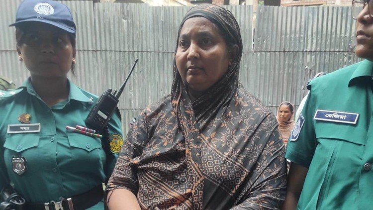 রাজশাহীতে ভোট কেন্দ্রে প্রভাবিত করায় নারী গ্রেপ্তার
