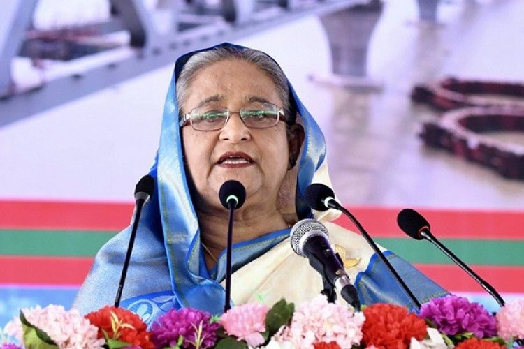 ‘জনগণের সম্পদ বিক্রি করে ক্ষমতায় থাকব সেই বাপের বেটি আমি নই’