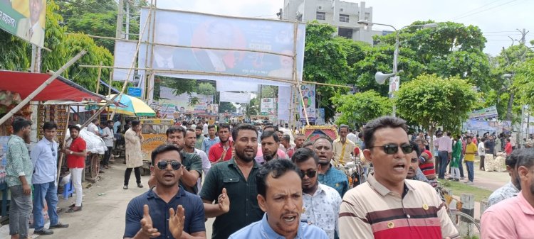বরিশালের তারুণ্যের সমাবেশ দুপুরে: বেলস পার্কে জড়ো হচ্ছেন নেতাকর্মীরা