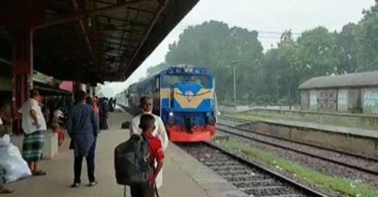 কালীগঞ্জে ট্রেনে কাটা পড়ে যুবকের দুই পা বিচ্ছিন্ন