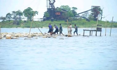 সাদাপাথরে গোসলে নেমে প্রাণ গেল পর্যটকের