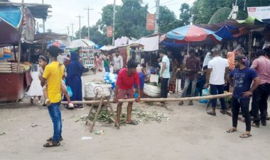 গাজীপুরে সড়ক বন্ধ করে বসেছে রথমেলা, দুর্ভোগে নগরবাসী