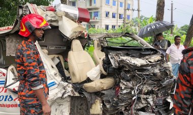 গোপালগঞ্জে ট্রাক-অ্যাম্বুলেন্স সংঘর্ষে নিহত ৪