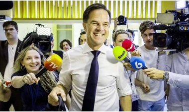 সরকার পতন: এবার রাজনীতিই ছাড়ছেন ডাচ প্রধানমন্ত্রী মার্ক রুট