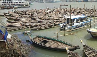 বুড়িগঙ্গা নদী পারাপারের সব নৌযান বন্ধ