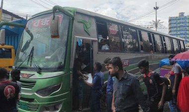 না’গঞ্জে বিএনপির ৬০ নেতাকর্মীকে বাস থেকে নামিয়ে দিয়েছে পুলিশ