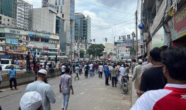 গুলশান শপিং সেন্টার সিলগালা, সড়ক অবরোধ করে ব্যবসায়ীদের প্রতিবাদ