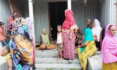 সিঁধ কেটে ঘরে ঢুকে অটোরিকশাচালককে গলা কেটে হত্যা