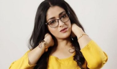 ফেক আইডি থেকে অশ্লীল বার্তা, বিপাকে অভিনেত্রী