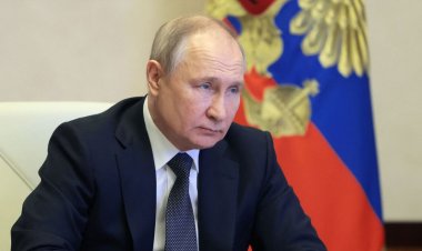 এবার ইউক্রেনে ক্লাস্টার বোমা ব্যবহারের হুমকি পুতিনের