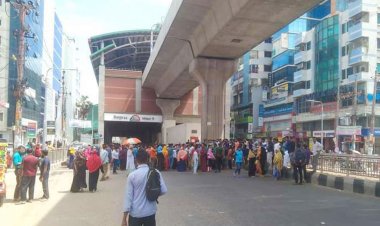 কোটি কোটি টাকা আত্মসাৎ, মিরপুরে পোশাক শ্রমিকদের বিক্ষোভ