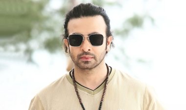 পরিচালকের টাকা ফেরত দেবেন শাকিব খান