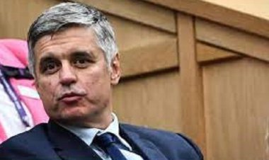 যুক্তরাজ্যে নিযুক্ত ইউক্রেনের রাষ্ট্রদূতকে বরখাস্ত করলেন জেলেনস্কি