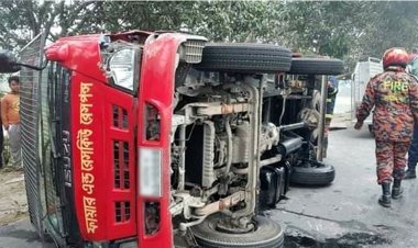 ফায়ার সার্ভিস চালকের হার্ট অ্যাটাক, দুর্ঘটনায় নিহত ২