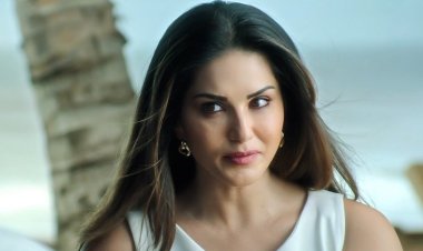  রাসেলের সঙ্গে প্রেম ছিল জীবনের বড় ভুল : সানি লিওন