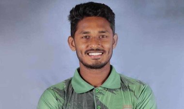 তামিমের হাত থেকে অভিষেক ক্যাপ চান তামিম