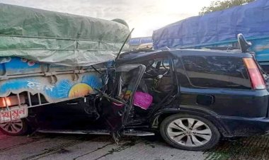  দাঁড়িয়ে থাকা ট্রাকে মাইক্রোবাসের ধাক্কা, ঝরল ২ প্রাণ