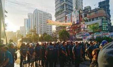 নয়াপল্টনে বিপুল সংখ্যক পুলিশ মোতায়েন