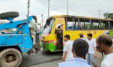 আশুলিয়ায় চলন্ত বাসে আগুন, কয়েকটিতে ভাঙচুর