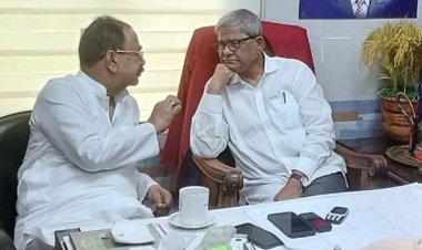 গয়েশ্বর চন্দ্র রায়কে দেখতে গেলেন বিএনপি মহাসচিব