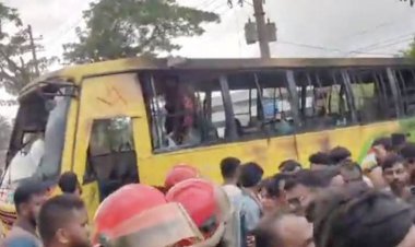  আশুলিয়ায় বাসে আগুন, বিএনপির দুই শতাধিক নেতাকর্মীর নামে মামলা