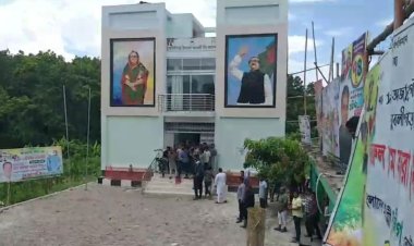  ছাত্রলীগের দু‌’পক্ষের মধ্যে সংঘর্ষ, আওয়ামী লীগ অফিস ভাঙচুর 