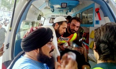 পাকিস্তানে ভয়াবহ বোমা হামলায় নিহত ৪০