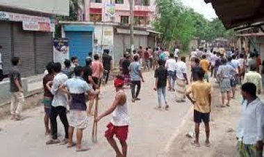  ৪ ঘণ্টা ধরে চলছে স্থানীয়দের সঙ্গে পুলিশের সংঘর্ষ