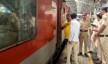  চলন্ত ট্রেনে নিরাপত্তাকর্মীর গুলিতে তিন যাত্রীসহ নিহত ৪