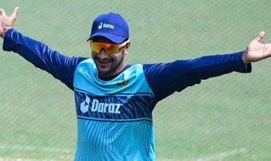 গল একাদশে আছেন সাকিব, নেই মিঠুন