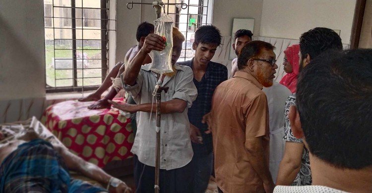 ঝালকাঠিতে সুগন্ধায় তেলবাহী জাহাজে বিস্ফোরণ, দগ্ধ ৫