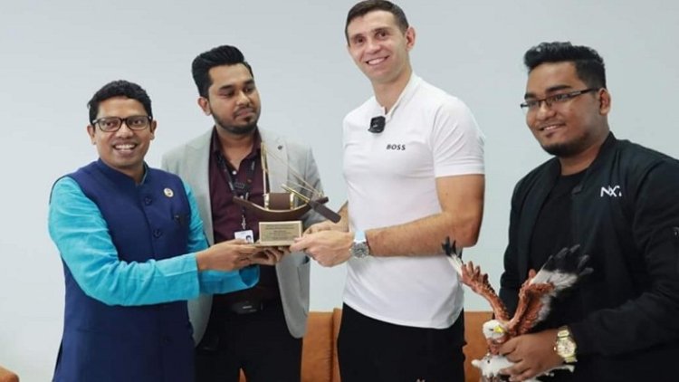 পুরো আর্জেন্টিনা দল নিয়ে ঢাকায় আসতে চান মার্তিনেজ