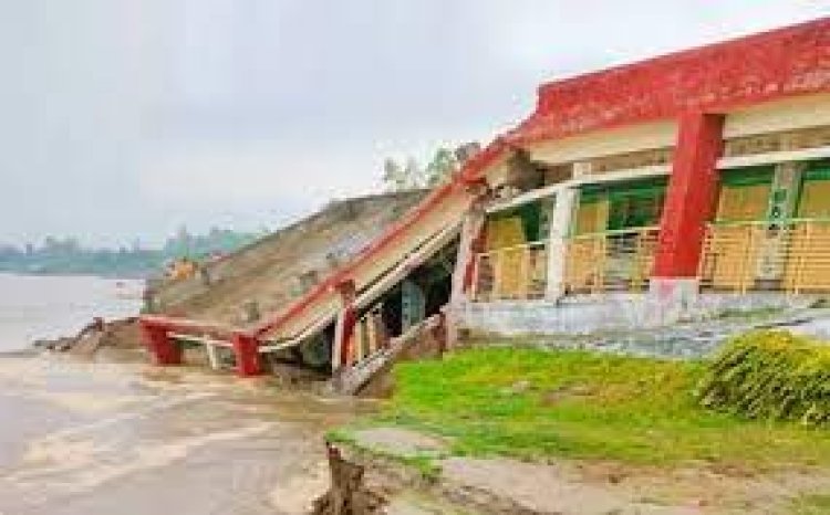 যমুনার গর্ভে বিলীন স্কুলটি, অনিশ্চিত দুই শতাধিক শিক্ষার্থীর পড়ালেখা