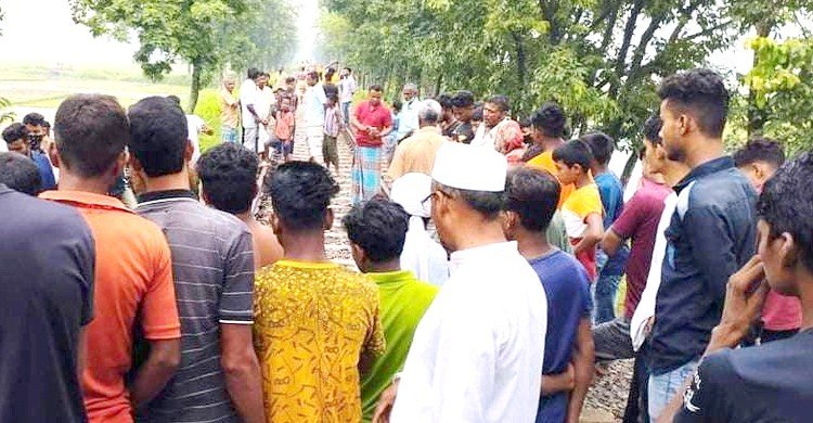 রেললাইনে হাঁটার সময় চিলাহাটি এক্সপ্রেসে কাটা পড়লো কিশোর