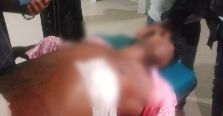 নারায়ণগঞ্জে সালিশ চলাকালে প্রতিপক্ষের ছুরিকাঘাতে