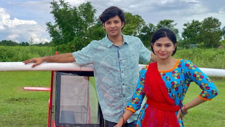 নতুন লুকে নিরব, ফের সঙ্গী স্পর্শিয়া