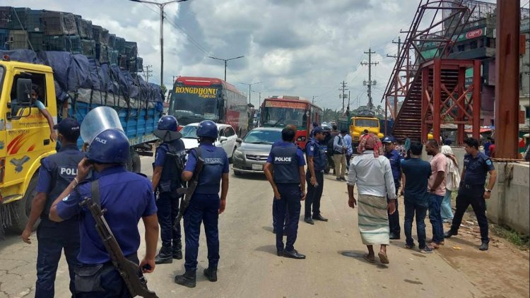 বিএনপির সমাবেশ: মহাসড়কে চলছে পুলিশের তল্লাশি, মাইক্রোবাস আটকানোর অভিযোগ