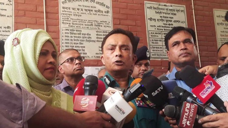 ভোট দিয়ে ডিএমপি কমিশনার বললেন, সুষ্ঠু ভোট হচ্ছে