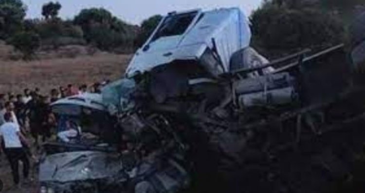 আলজেরিয়ায় ভয়াবহ সড়ক দুর্ঘটনায় নিহত অন্তত ৩৪