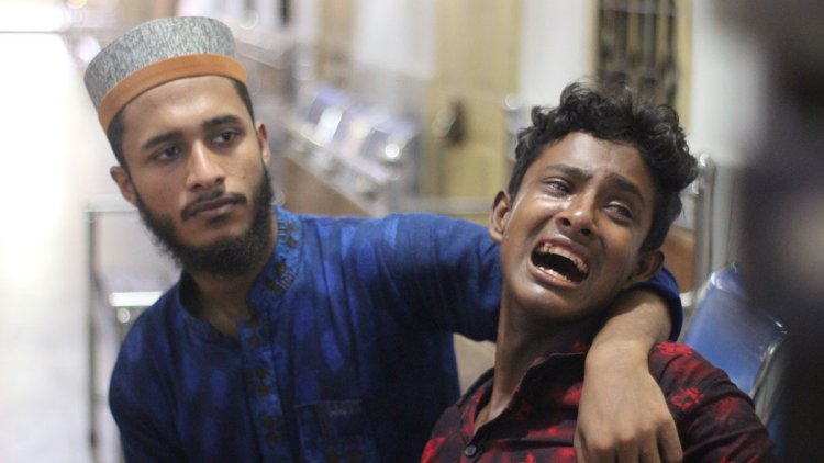 ঝালকাঠিতে বাস দুর্ঘটনা ভাই-বোন-ভাগনি হারিয়ে পাগলপ্রায় রুবেল