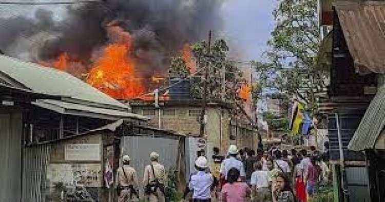 ভারতের মণিপুরে কী ঘটছে?