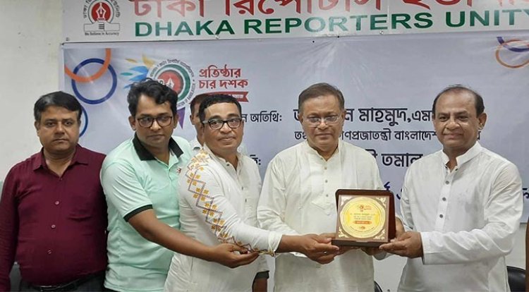 রাজনৈতিক অপরাধ বেড়েছে: তথ্যমন্ত্রী