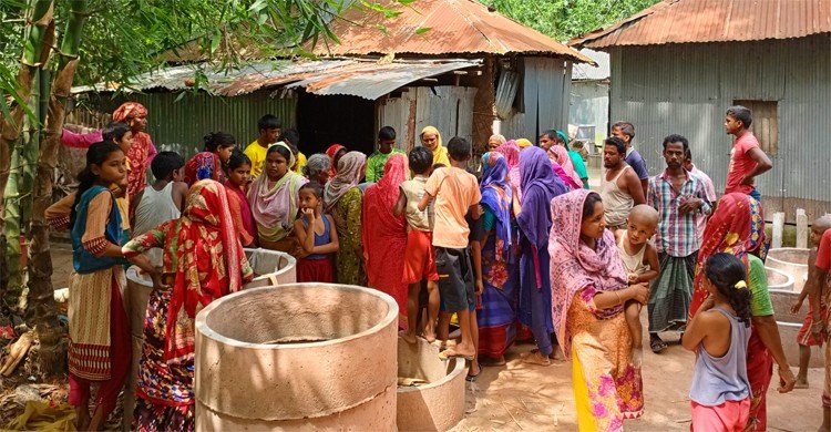 মা ব্যস্ত রান্নায়, ডোবায় ডুবে প্রাণ গেলো ২ বছরের শিশুর