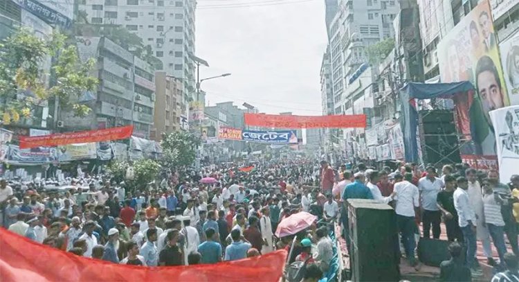 সকালেই গণজোয়ার নয়াপল্টনে