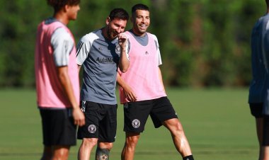  মেসির সঙ্গে খেলতে লোভনীয় প্রস্তাব ফিরিয়েছেন আলবা