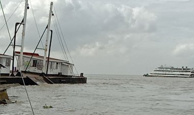  ভোলা ফেরিঘাটের পন্টুন-গ্যাংওয়ে বিকল, ফেরি চলাচল বন্ধ