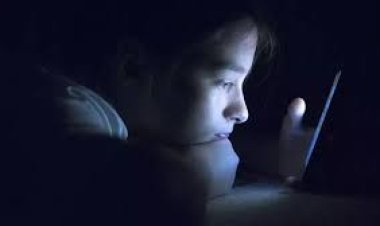  দুই ঘণ্টার বেশি নয়, শিশুদের ফোন ব্যবহারে সময় বেঁধে দিতে চায় চীন